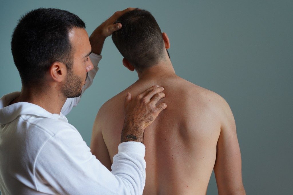 Marco Fagnani durante valutazione cervicale